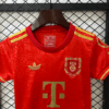 conjunto-niño-bayern-munich-edicion-especial-125-aniversario-2025-2026-pecho