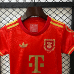 conjunto-niño-bayern-munich-edicion-especial-125-aniversario-2025-2026-pecho