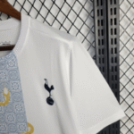 camiseta-de-entrenamiento-tottenham-2025-2026-puño