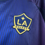 camiseta-galaxy-segunda-equipacion-2025-2026-escudo