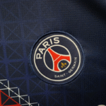 camiseta-psg-primera-equipacion-2025-2026-escudo