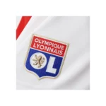 pantalon-corto-olympique-lyon-primera-equipacion-2024-2025-escudo