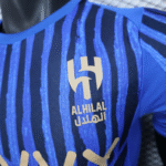 camiseta-Al-Hilal-primera-equipacion-version-jugador-2025-2026-escudo