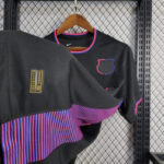 camiseta-barcelona-edicion-especial-negro-2024-2025-parte-inferior