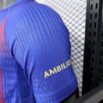 camiseta-barcelona-primera-equipacion-version-jugador-2025-2026-puño