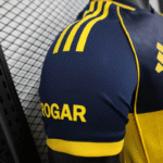 camiseta-boca-juniors-primera-equipacion-version-jugador-2025-2026-puño