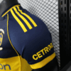 camiseta-boca-juniors-primera-equipacion-version-jugador-2025-2026-puño-izquierdo
