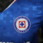 camiseta-cruz-azul-primera-equipacion-version-jugador-2025-2026-escudo