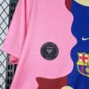 camiseta-edicion-especial-multiples-equipos-messi-2025-2026-puño