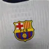 camiseta-fc-barcelona-edicion-especial-coldplay-verson-jugador-blanco-2025-2026-escudo