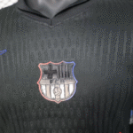 camiseta-fc-barcelona-segunda-equipacion-2024-2025-pecho-2