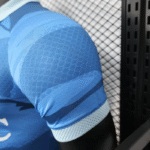 camiseta-napoli-edicion-especial-version-jugador-2025-2026-puño