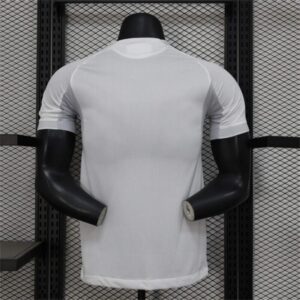 camiseta-real-madrid-primera-equipacion-version-jugador-2025-2026-parte-trasera