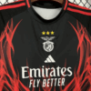 conjunto-niño-benfica-segunda-equipacion-2025-2026-pecho
