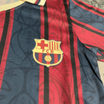 conjunto-niño-fc-barcelona-especial-edicion-2025-2026-escudo