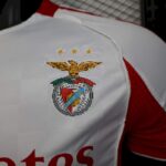 camiseta-benfica-tercera-equipacion-version-jugador-2025-2026-escudo