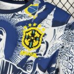 camiseta-brasil-azul-y-blanco-2025-2026-escudo