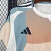 camiseta-españa-segunda-equipacion-2025-2026-puño
