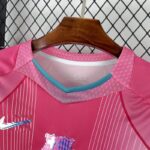 camiseta-fc-barcelona-edicion-especial-rosa-2025-2026-cuello