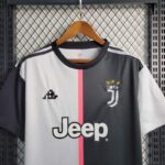 camiseta-juventus-primera-equipacion-retro-2019-2020-pecho