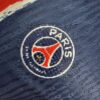 camiseta-psg-primera-equipacion-2024-2025-escudo