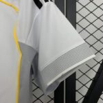 camiseta-real-madrid-primera-equipacion-mujer-2025-2026-puño