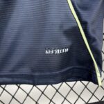 camiseta-real-madrid-segunda-equipacion-manga-larga-2025-2026-parte-inferior