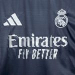 camiseta-real-madrid-segunda-equipacion-manga-larga-2025-2026-pecho