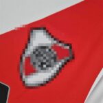 camiseta-river-plate-primera-equipacion-retro-2015-2016-escudo