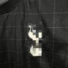 camiseta-tottenham-segunda-equipacion-2025-2026-escudo