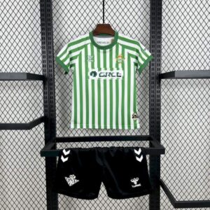 conjunto-niño-real-betis-final-conference-league-2025-2026