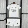 conjunto-niño-real-madrid-primera-equipacion-2025-2026