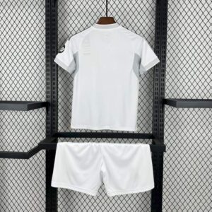 conjunto-niño-real-madrid-primera-equipacion-2025-2026-parte-trasera