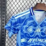 conjunto-niño-tigres-uanl-segunda-equipacion-2025-2026-puño