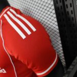 Camiseta Liverpool Edición Especial Versión Jugador 2025-2026-hombro