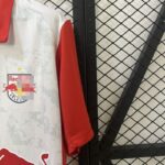 Camiseta RB Leipzig Primera Equipación 2025-2026-hombro