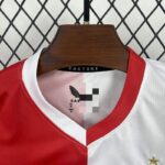 Conjunto Niño Feyenoord Rotterdam Primera Equipación 2025-2026-cuello frontal.