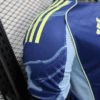 camiseta-ajax-segunda-equipacion-version-jugador-2025-2026-puño