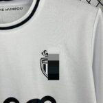 camiseta-as-monaco-segunda-equipacion-2025-2026-escudo