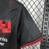 camiseta-bayern-leverkusen-primera-equipacion-2025-2026-puño