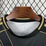 camiseta-bayern-munich-edicion-especial-negro-2025-2026-cuello