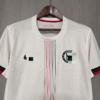 camiseta-chelsea-segunda-equipacion-2025-2026-escudo