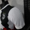 camiseta-edicion-especial-ronaldo-multiples-equipos-2025-2026-puno-izquierdo