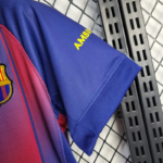 camiseta-fc-barcelona-primera-equipacion-mujer-2025-2026-puño