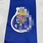 camiseta-fc-porto-primera-equipacion-2025-2026-escudo
