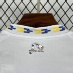 camiseta-leeds-united-primera-equipacion-2025-2026-cuello-trasero