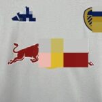 camiseta-leeds-united-primera-equipacion-2025-2026-pecho