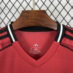 camiseta-manchester-united-primera-equipacion-2025-2026-cuello