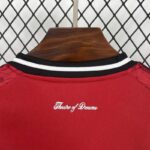 camiseta-manchester-united-primera-equipacion-mujer-2025-2026-cuello-trasero