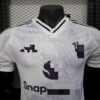 camiseta-manchester-united-segunda-equipacion-version-jugador-2025-2026-pecho